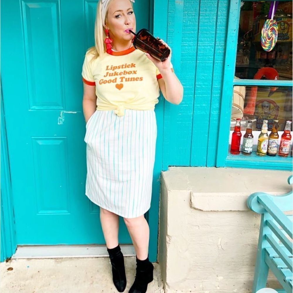 Lularoe "Lipstick, Juke Box, Good Tunes" Cream/Orange T-shirt -- L - Picture 3 of 13